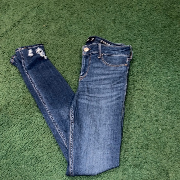 ❌SOLD ON MERC Hollister jeans - Picture 1 of 4